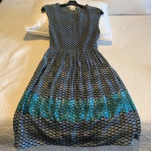 Max Studio Cap Sleeve Smocked Print Dress - Medium